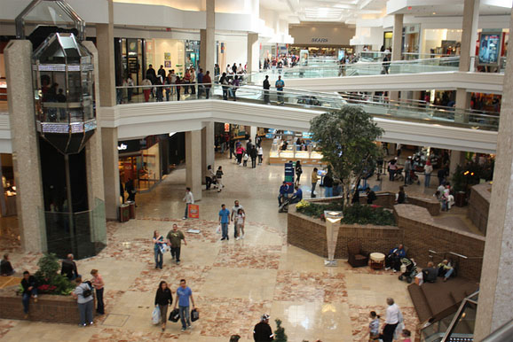 Woodfield Mall - Super regional mall in Schaumburg, Illinois, USA